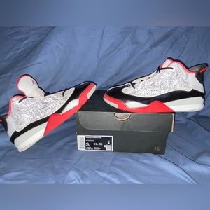 Dub zero Jordan white/true red black in box youth size: 3 /